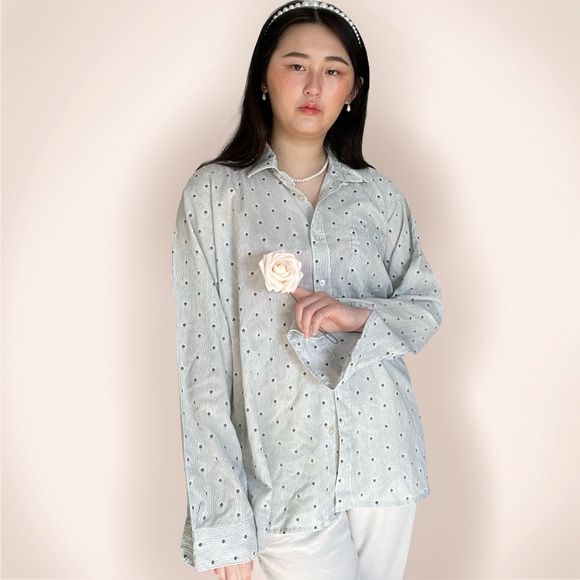 Vintage monochrome black & white striped diamond dot print button up. - Picture 2 of 4